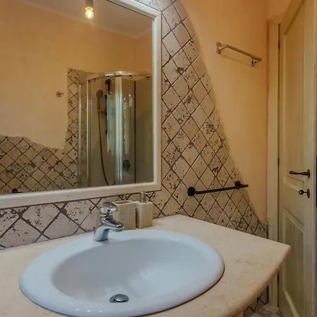Casa N 8 Li Menduli